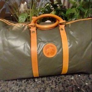 Hunting World Natural Leather Duffle Bag **RARE FIND!!** (AUTHENTIC)